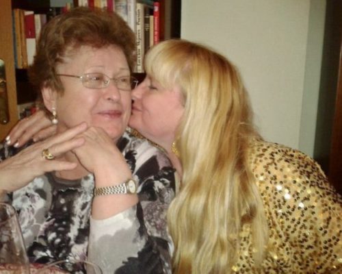 Feliz cumpleaños Mamá, de Beli Pantoja Blanco
